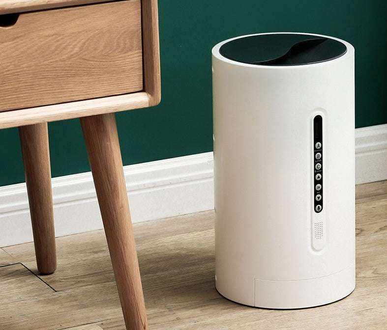 Smart Pet Feeder automatic pet food dispenser with 4.6L capacity and timer function in white and black design